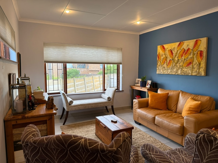 4 Bedroom Property for Sale in Fraaiuitsig Western Cape